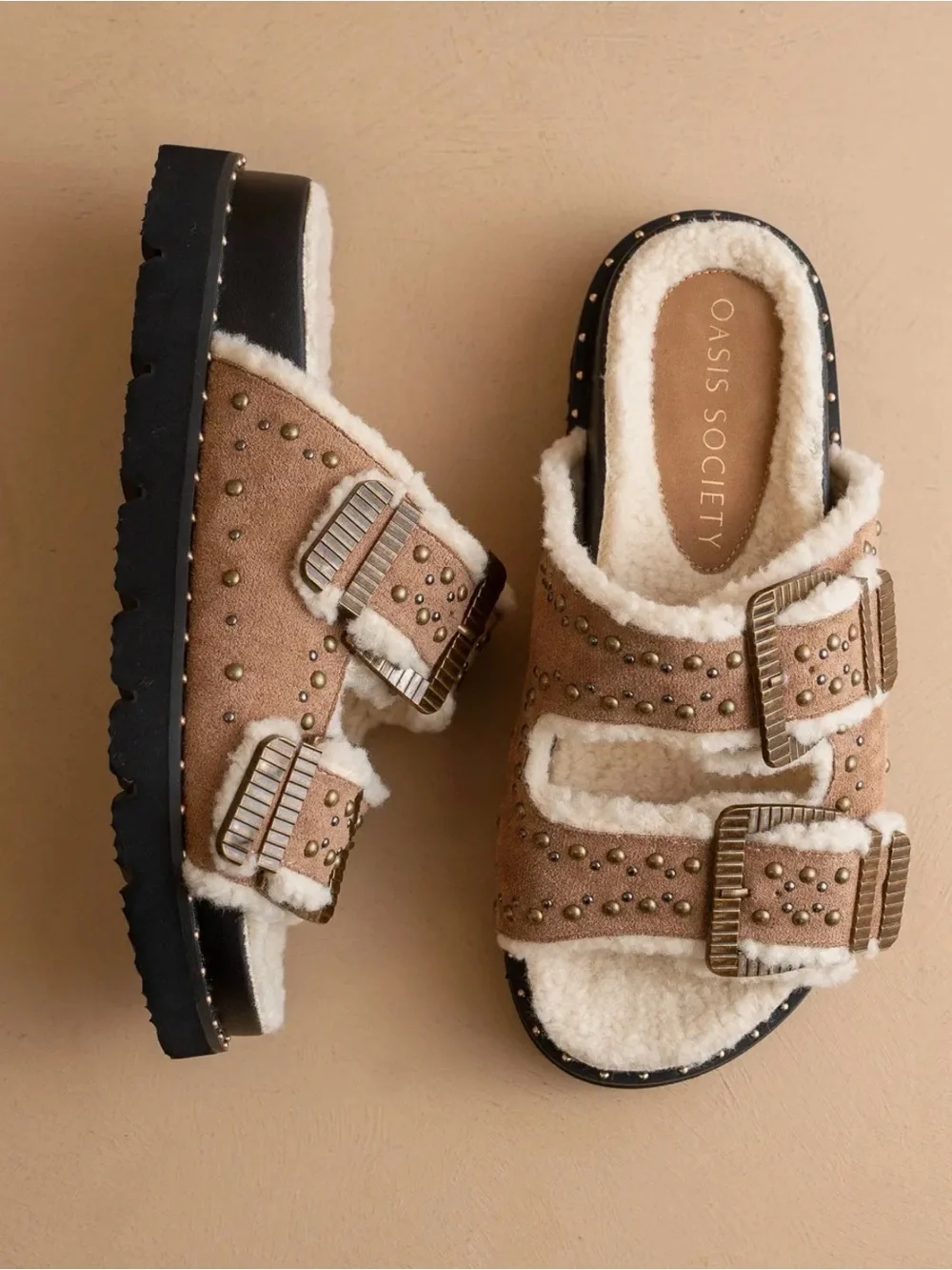 Oasis Society Women's Tan Studded Faux-Shearling Buckle Slides